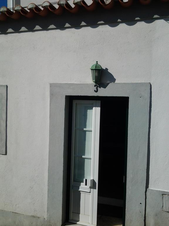 Typical Small House Near Lisbon Oeiras Eksteriør bilde